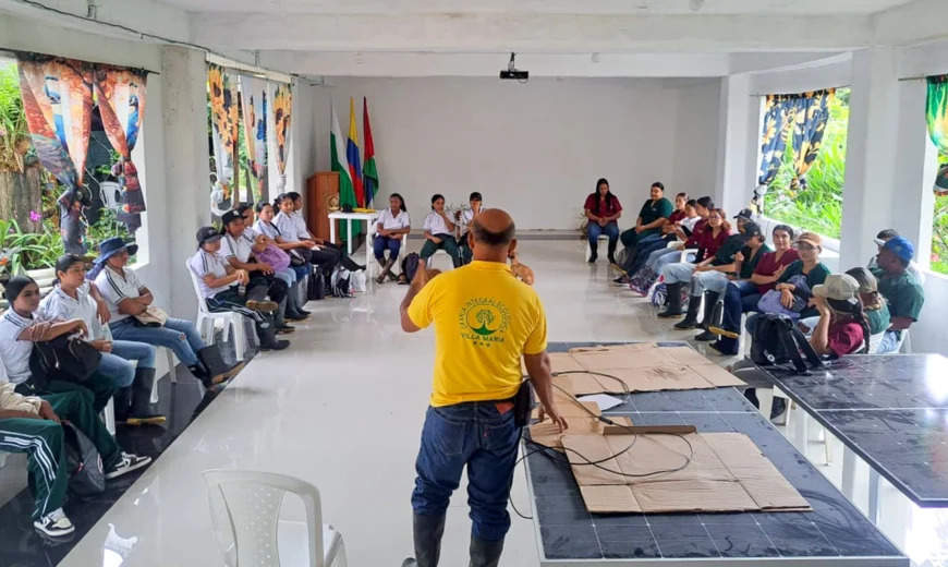 Estudiantes de ITEU en la salida pedagógica Granja Villa María